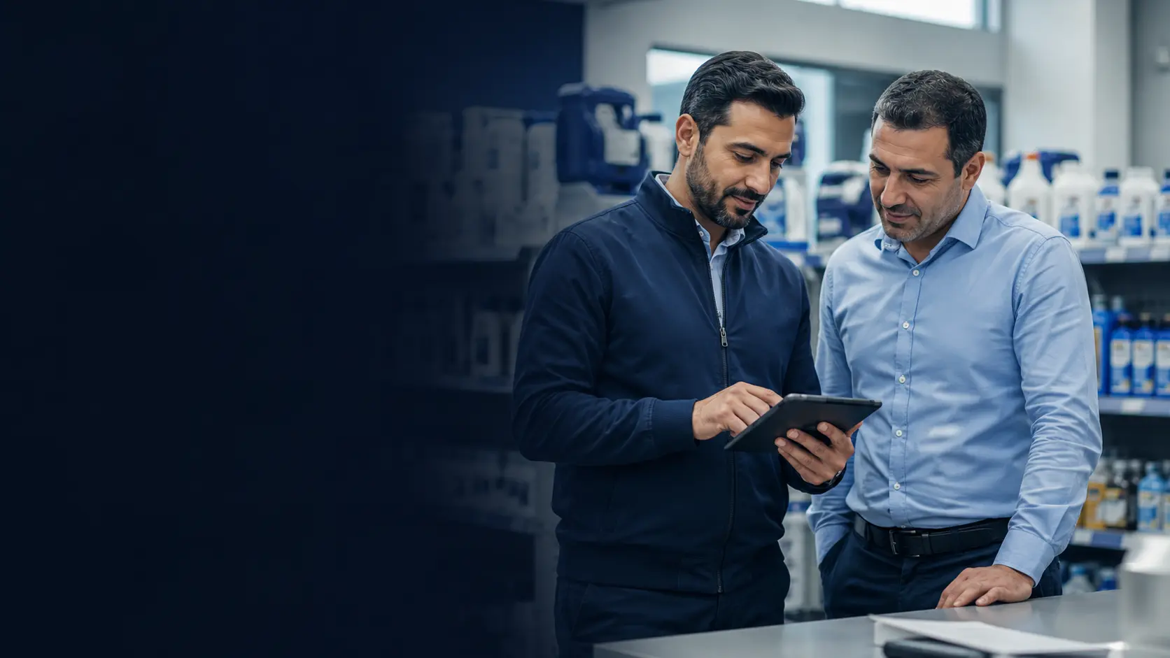 Commercial prenant une commande client avec SalesTeam